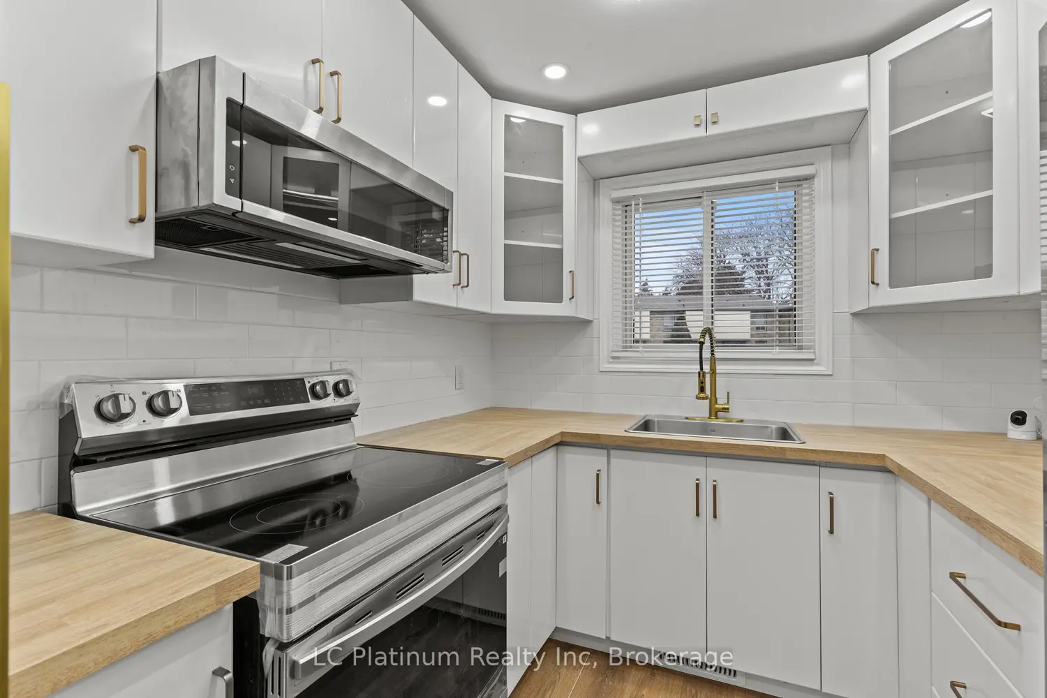 302 Vine Street 29 photo 5