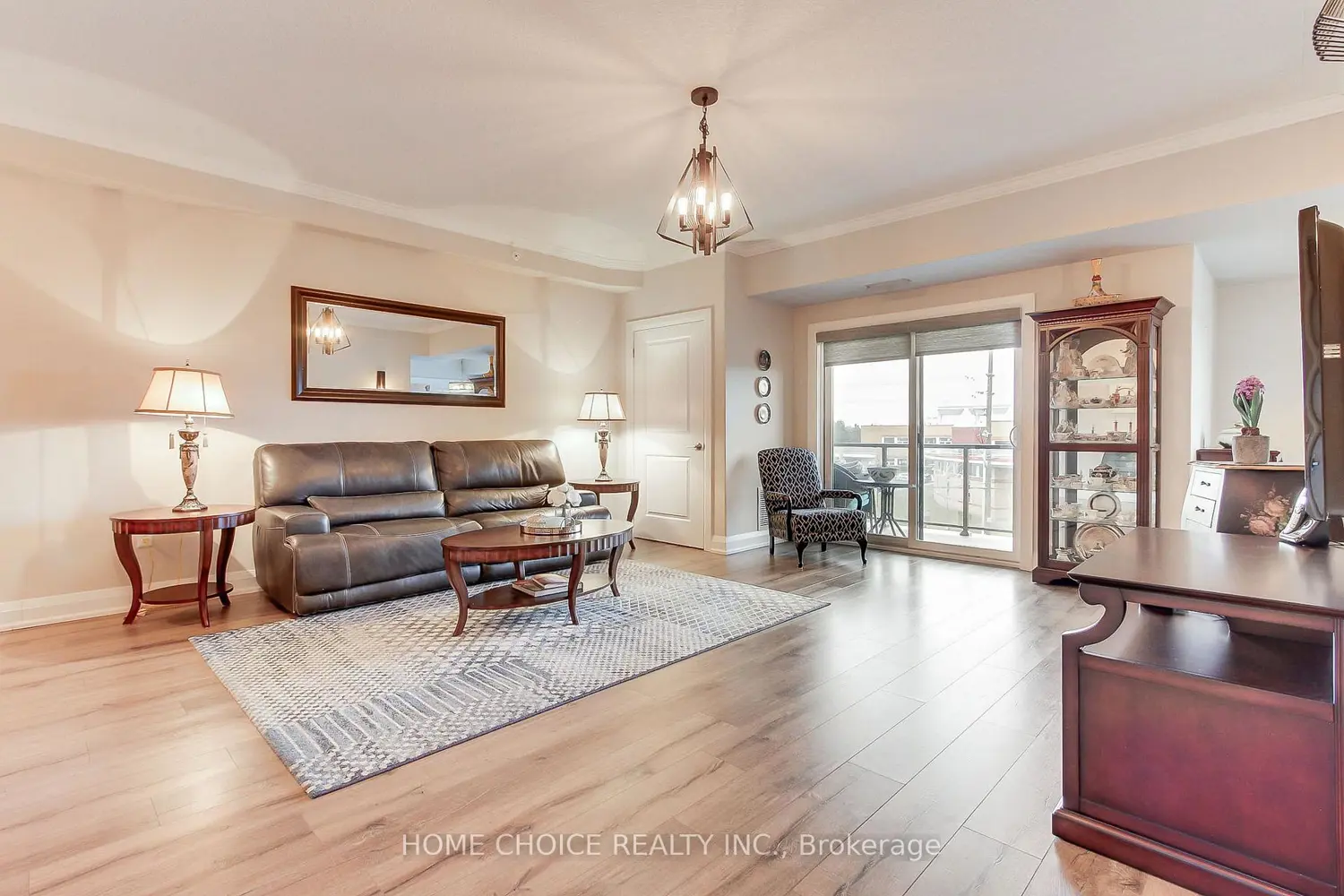 Additional image 4 of 720 Yonge Street 301