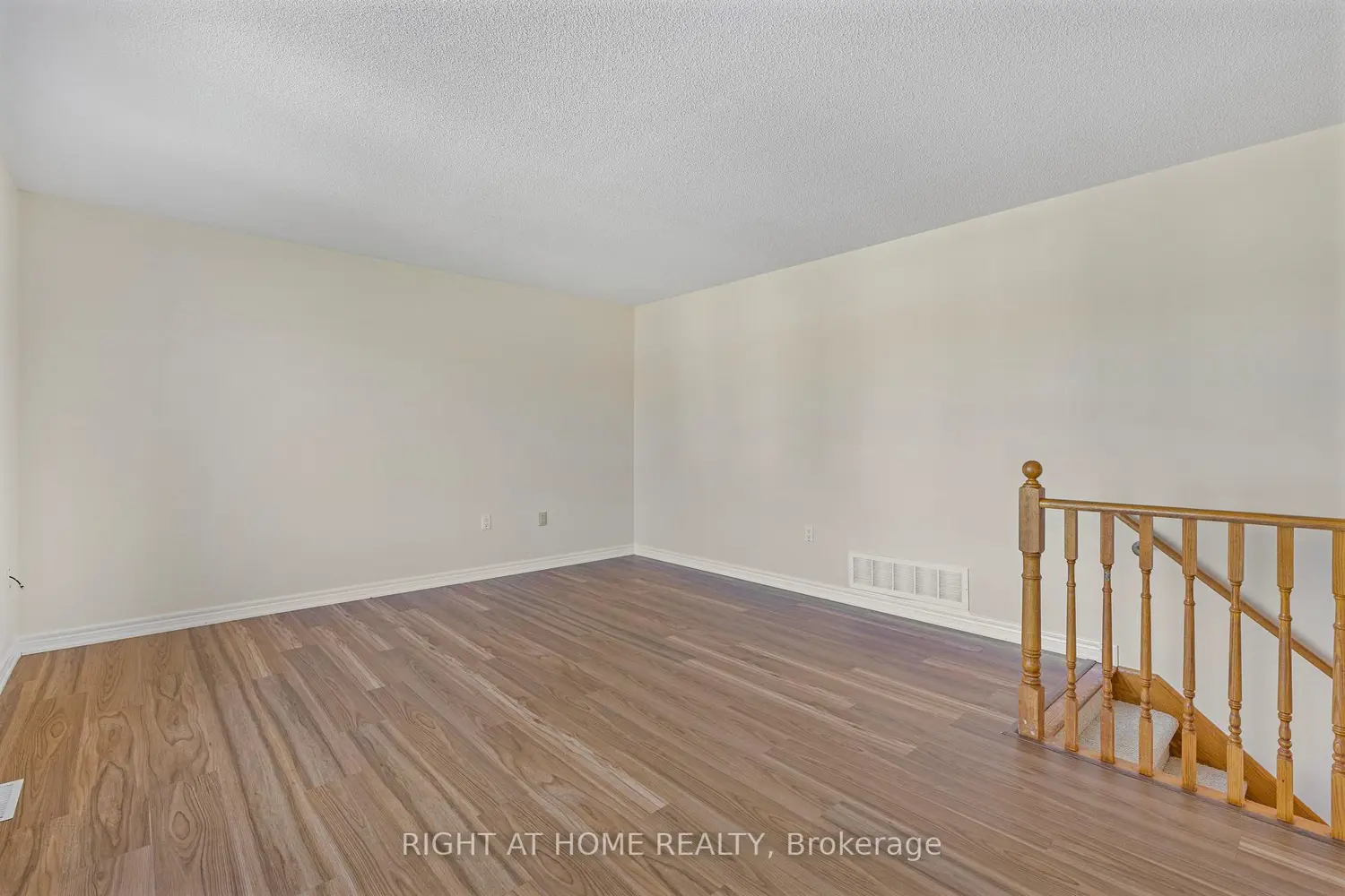 Additional image 14 of 173 Simcoe Road