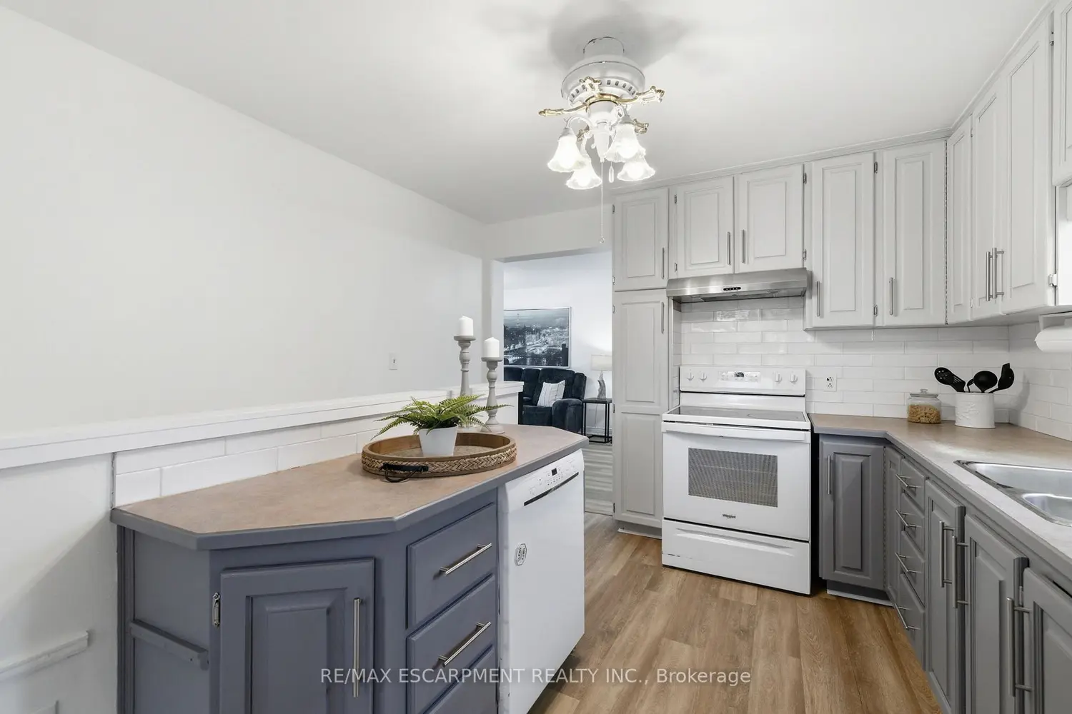 138 Glenholme Avenue photo 5