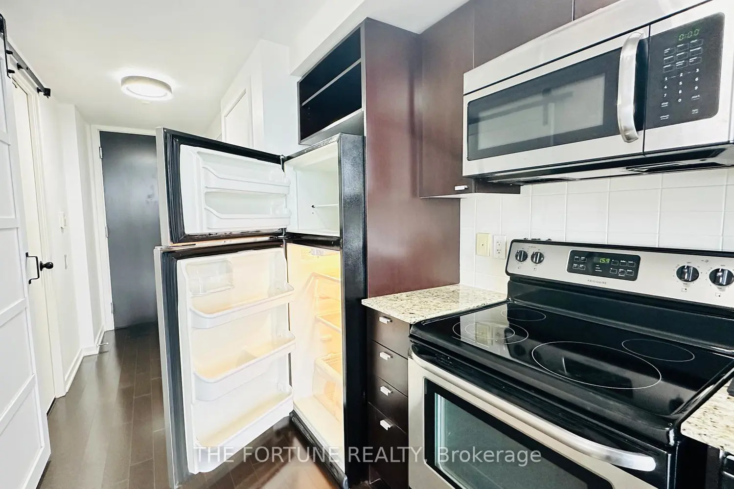 Additional image 11 of 105 The Queensway Avenue 3213