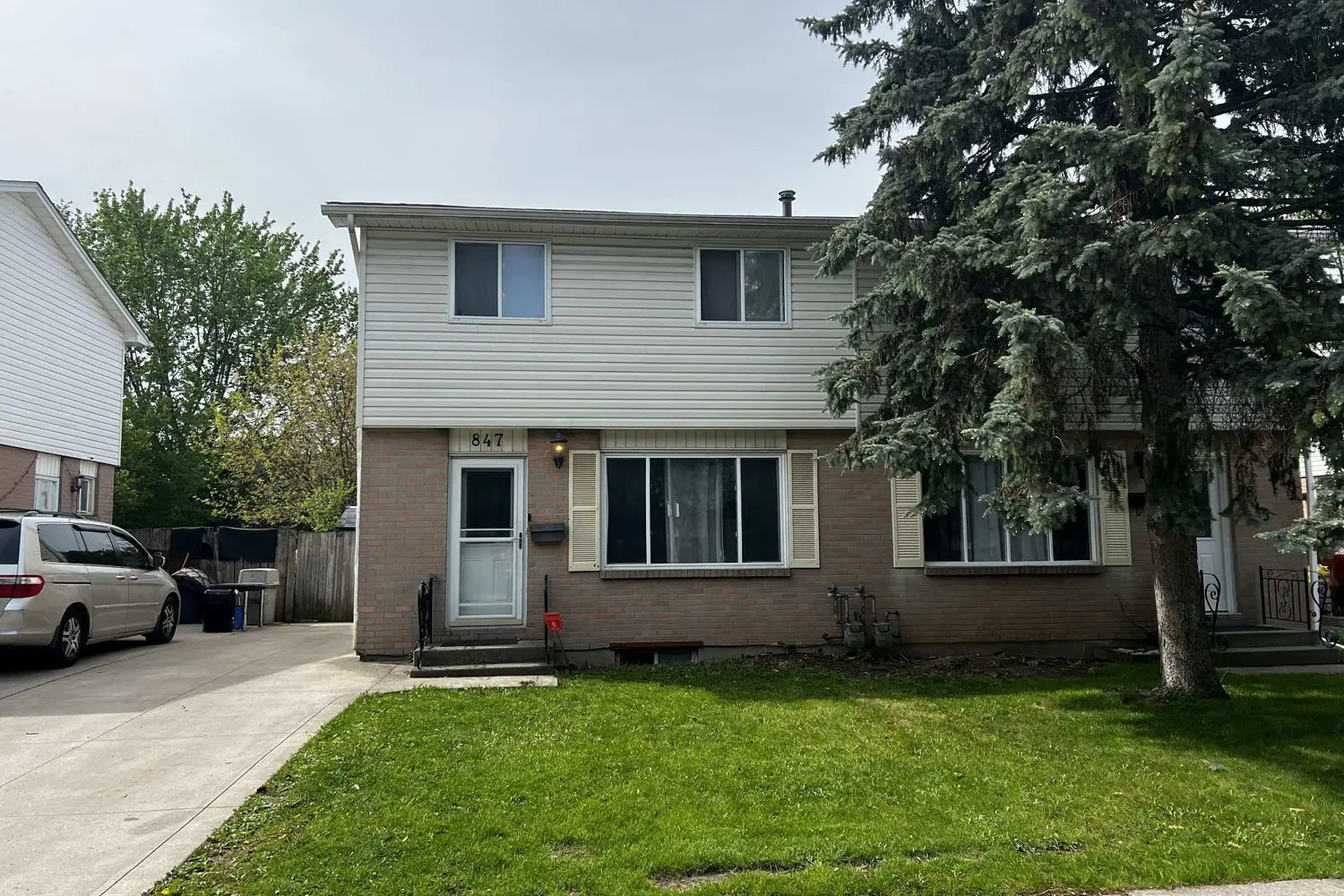 847 Jalna Boulevard photo 2