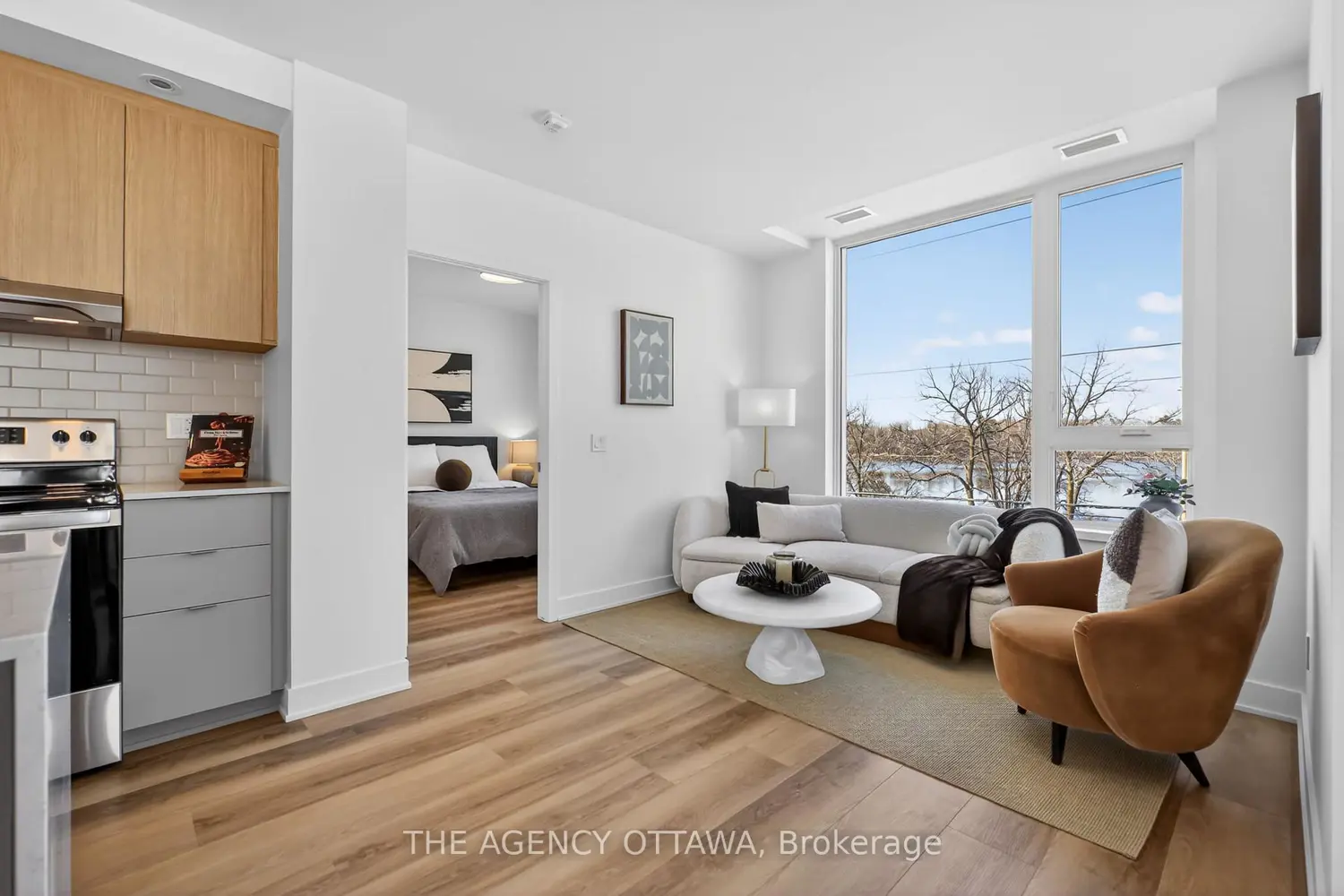 Additional image 6 of 3071 Riverside Drive 301