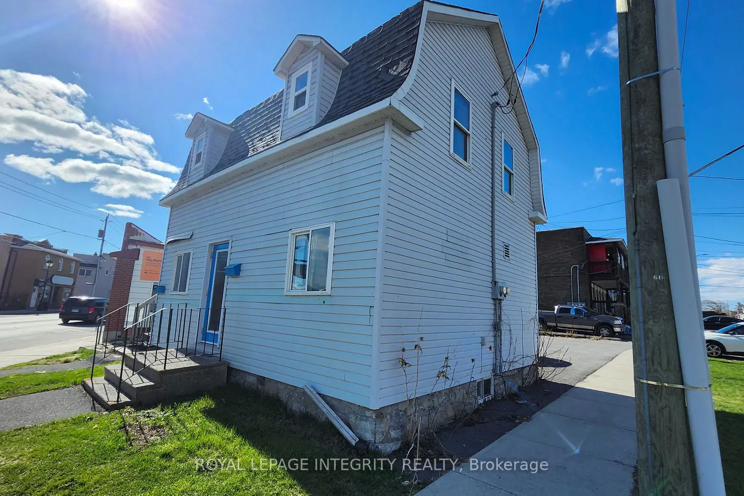 Additional image 3 of 616 Montreal Road