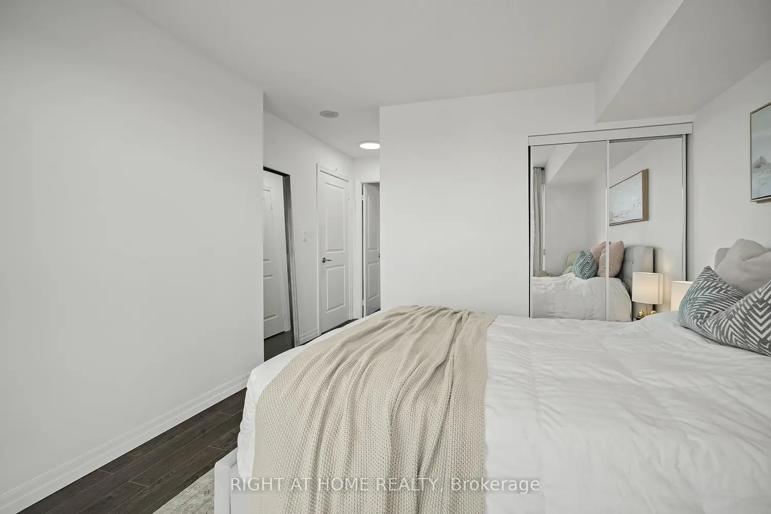 Additional image 15 of 2015 Sheppard Avenue 3802