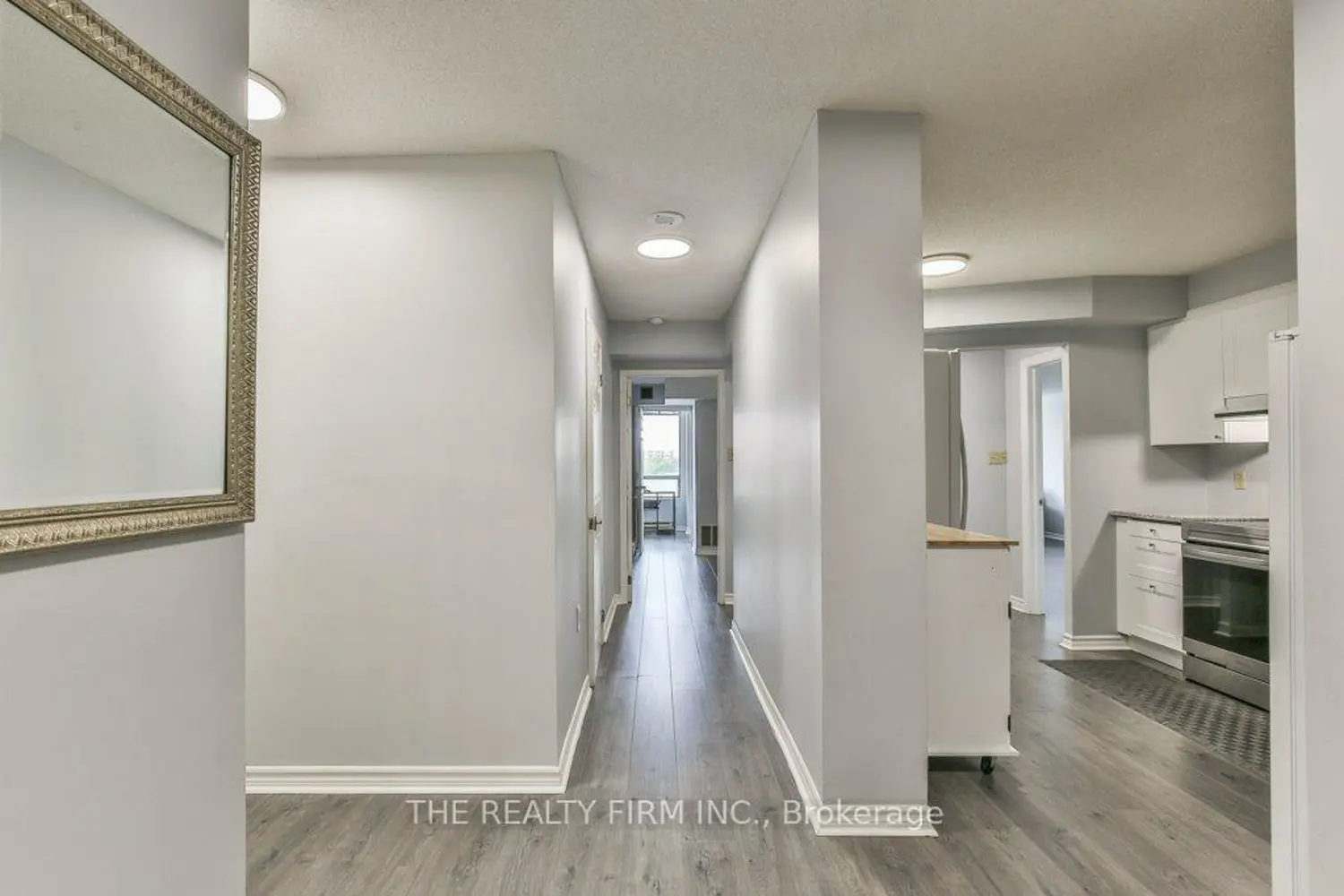 695 Richmond Street 707 photo 3