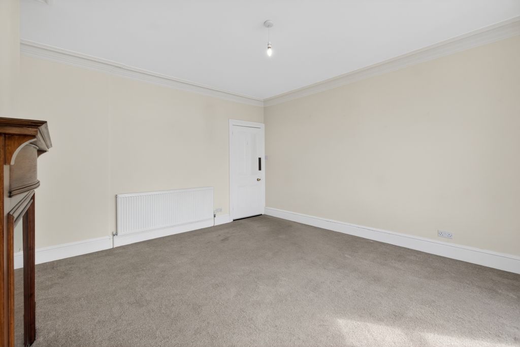 Additional image 5 of 2 bed flat for saleGraham Court, Hamilton Gardens, Felixstowe IP11