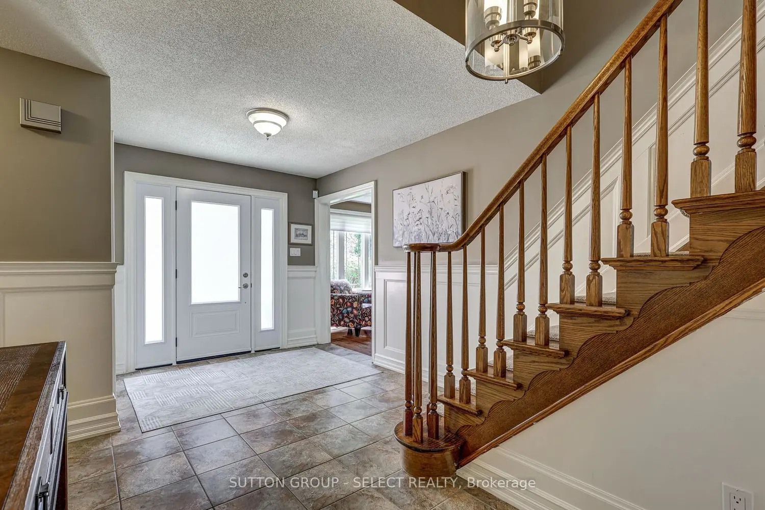 94 Carriage Hill Drive photo 2