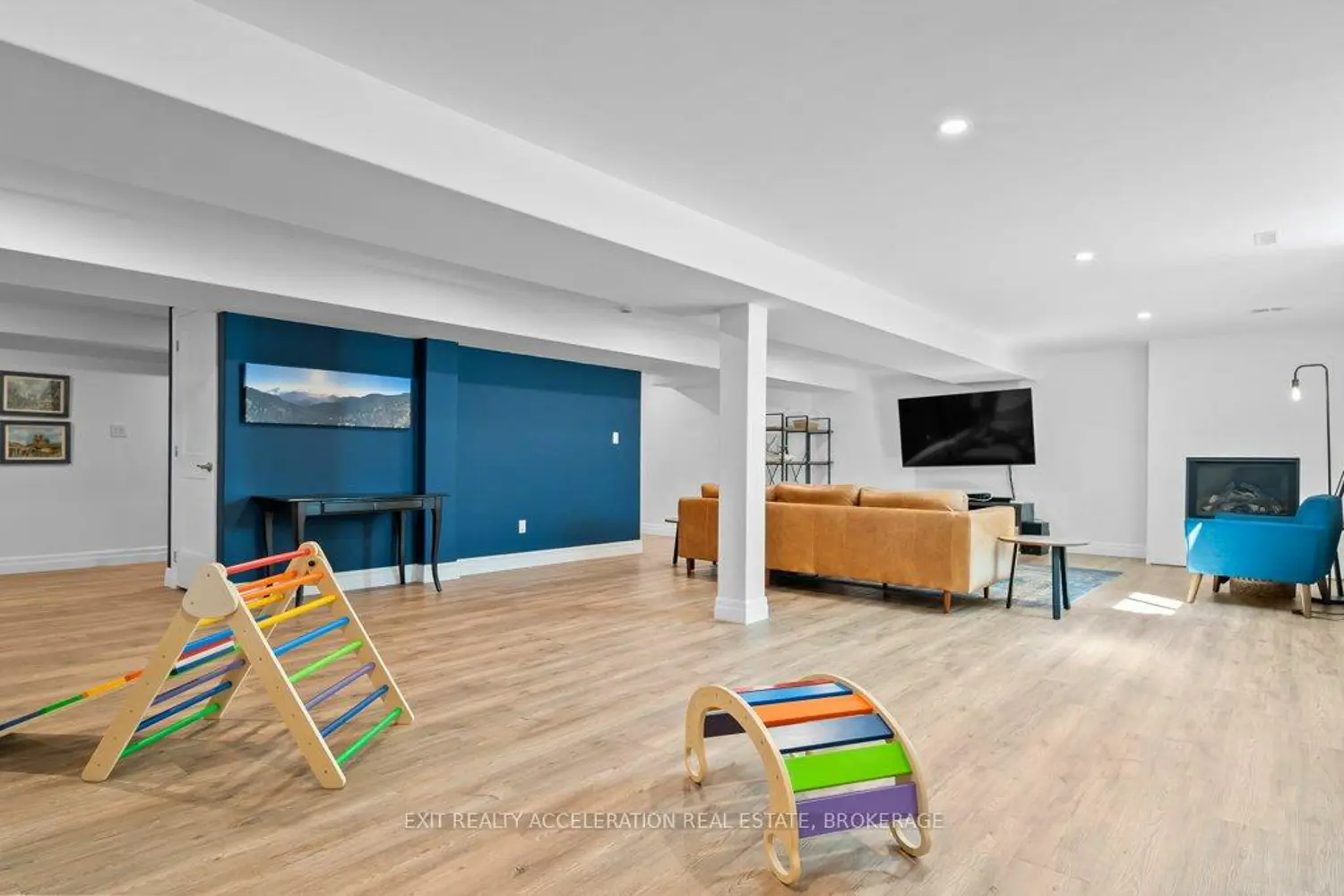 Additional image 12 of 92 Hartwood Crescent