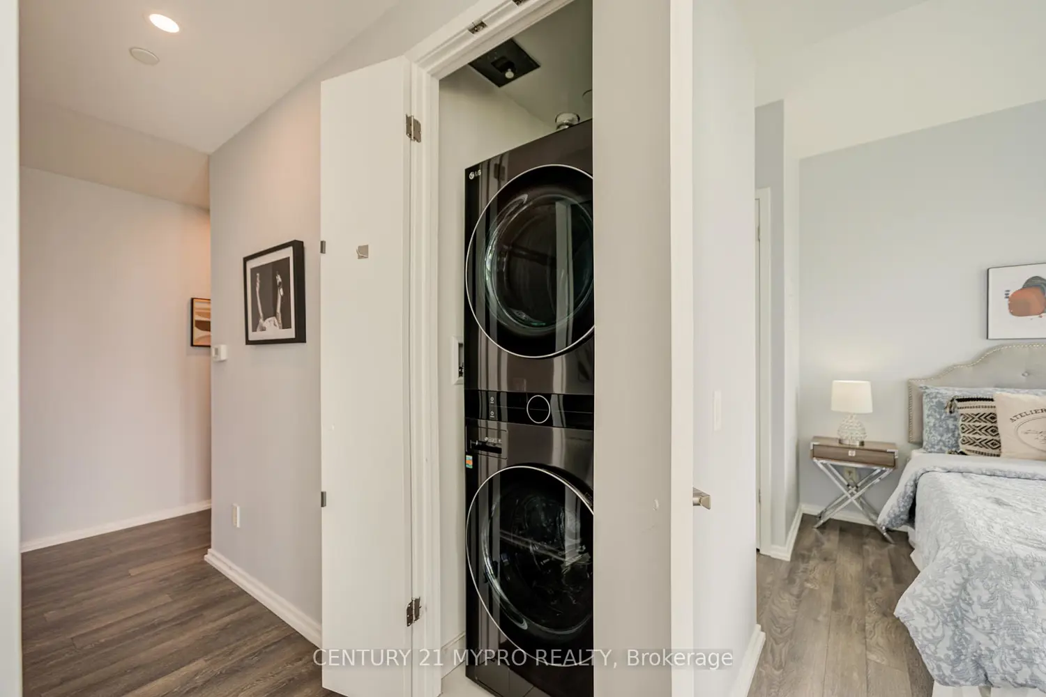 Additional image 15 of 197 Yonge Street 3109