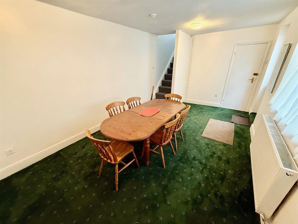 Additional image 7 of 4 bed flat for saleRegent Road, Great Yarmouth NR30
