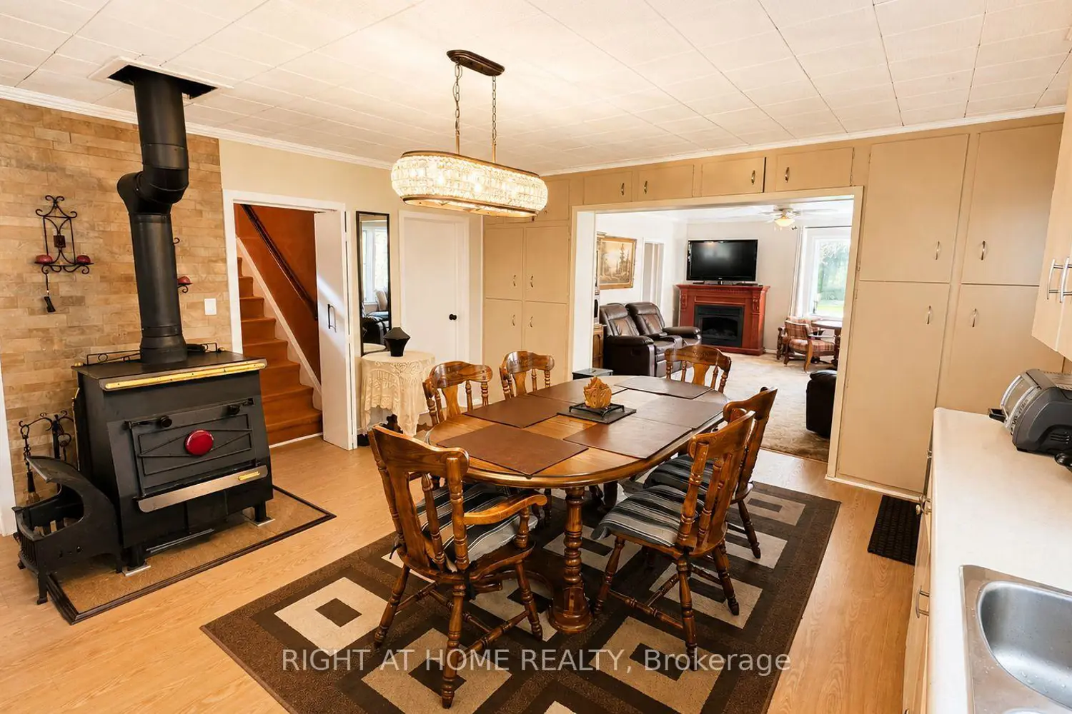 640 Tiny Beaches Road photo 4