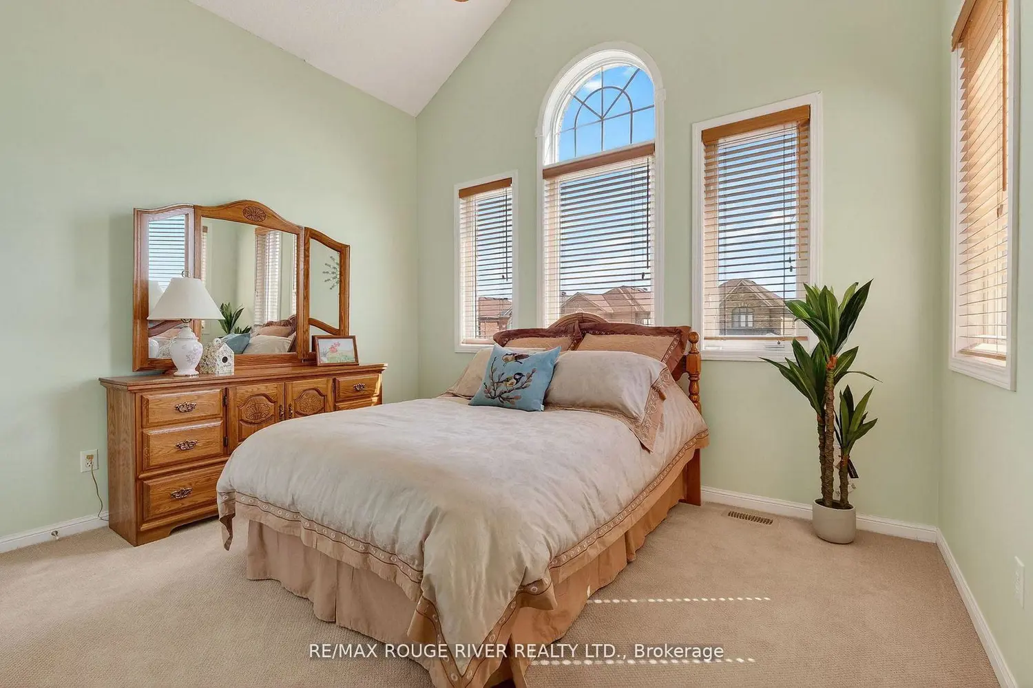 Additional image 9 of 461 Summerpark Crescent