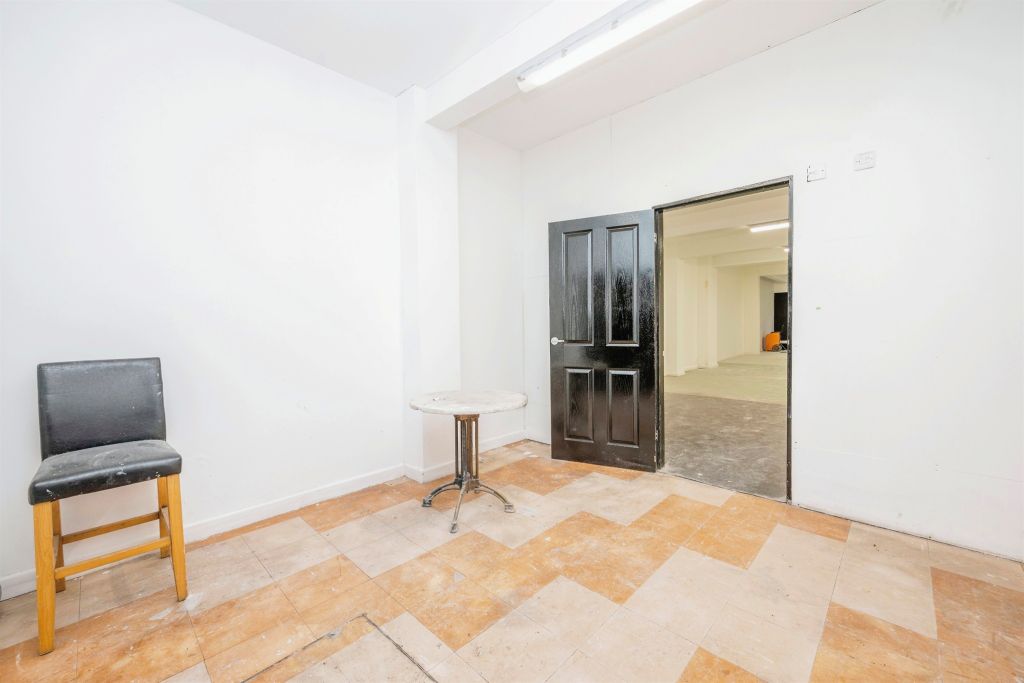 Additional image 7 of 2 bed flat for saleRegent Road, Great Yarmouth NR30