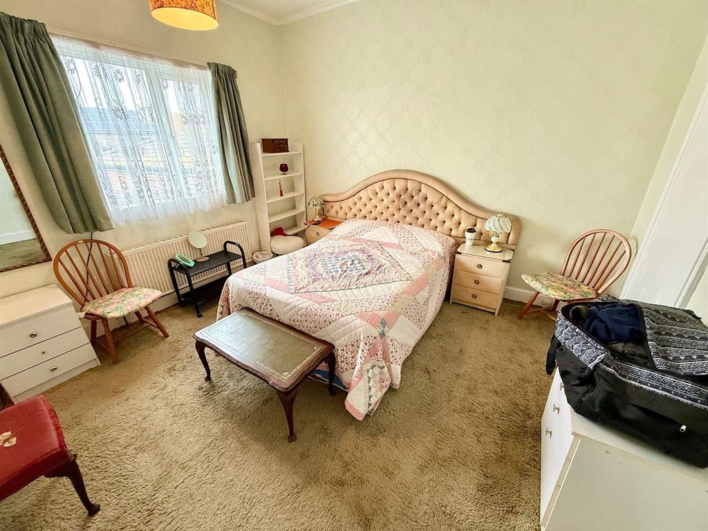 Additional image 4 of 4 bed flat for saleRegent Road, Great Yarmouth NR30