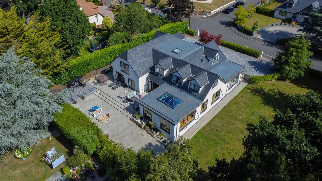 5 bed detached house for salePringles Drive, Ferndown BH22