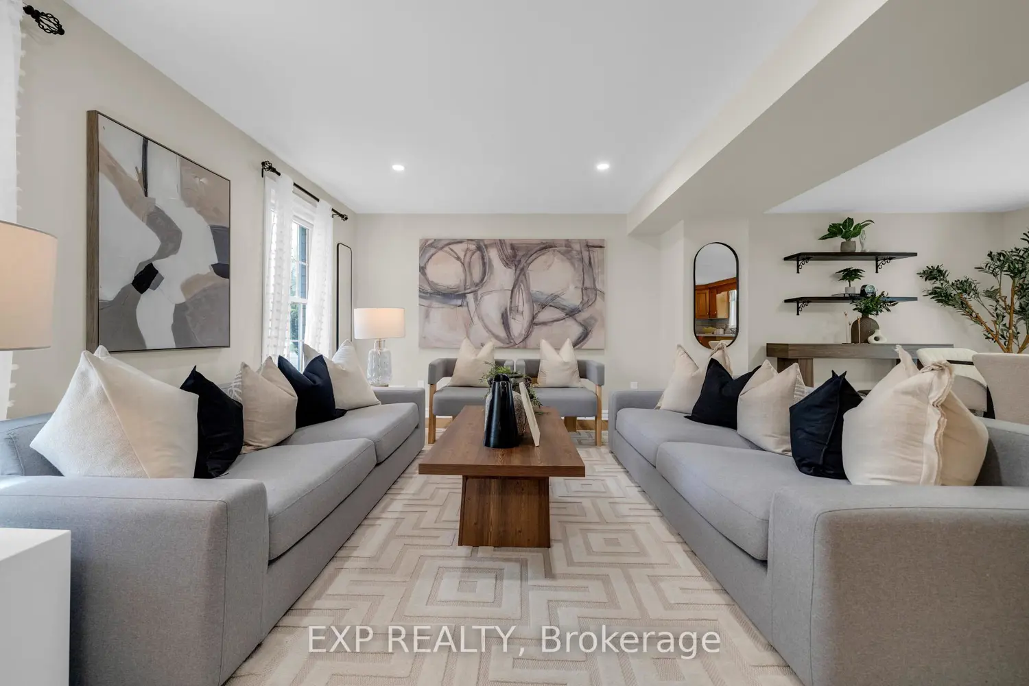 26 Peachtree Crescent photo 2