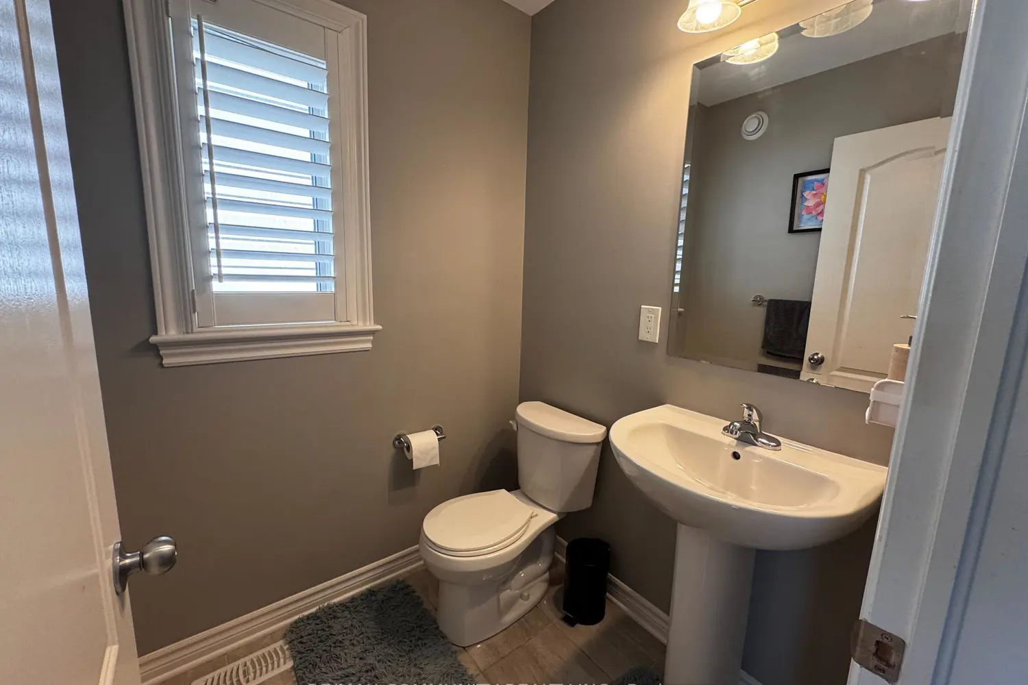 1098 Woodhaven Drive photo 3