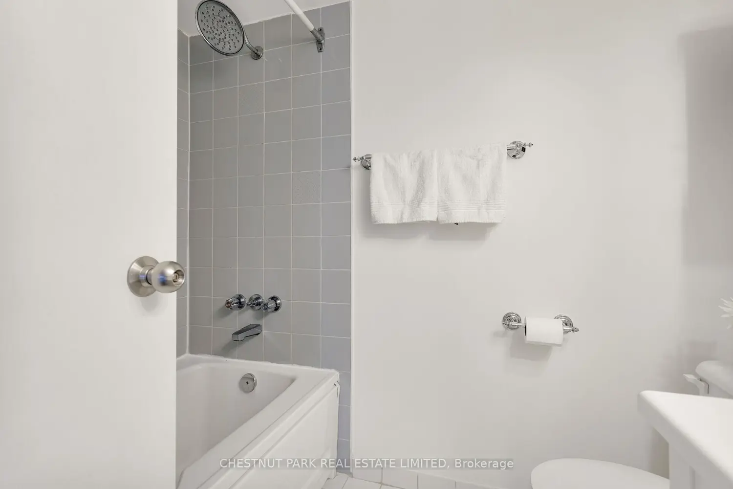 Additional image 6 of 1001 Bay Street 1408