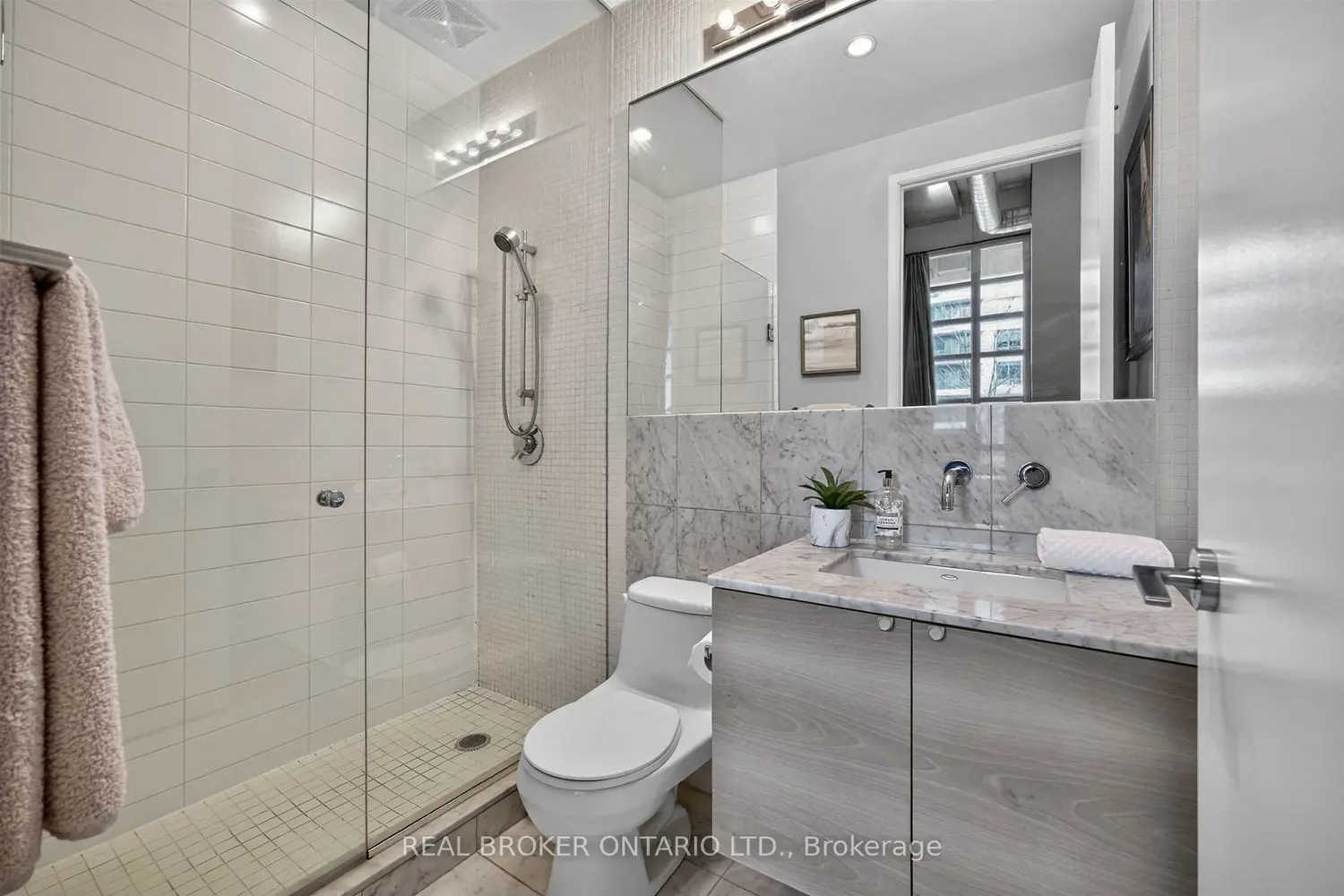 Additional image 14 of 380 Macpherson Avenue 209