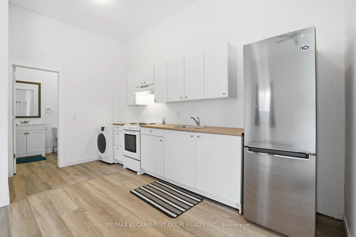 14 Avenue Place photo 5