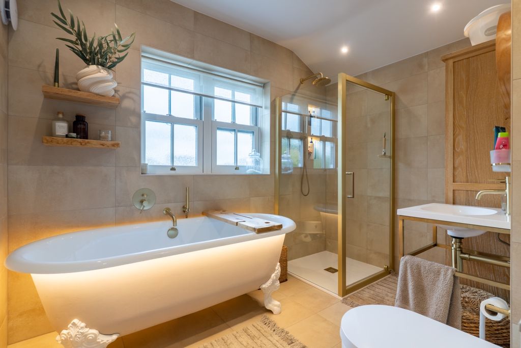Additional image 5 of 4 bed semi-detached house for saleWhitehill Road, Gravesend DA12