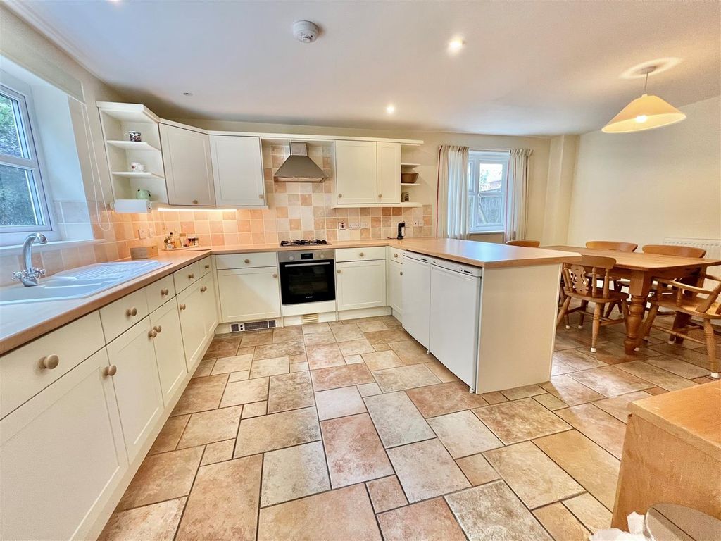 Additional image 4 of 5 bed detached house for saleFreshwater, Isle Of Wight PO40