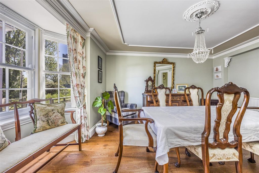 Additional image 7 of 5 bed property for saleCastle Street, Portchester PO16