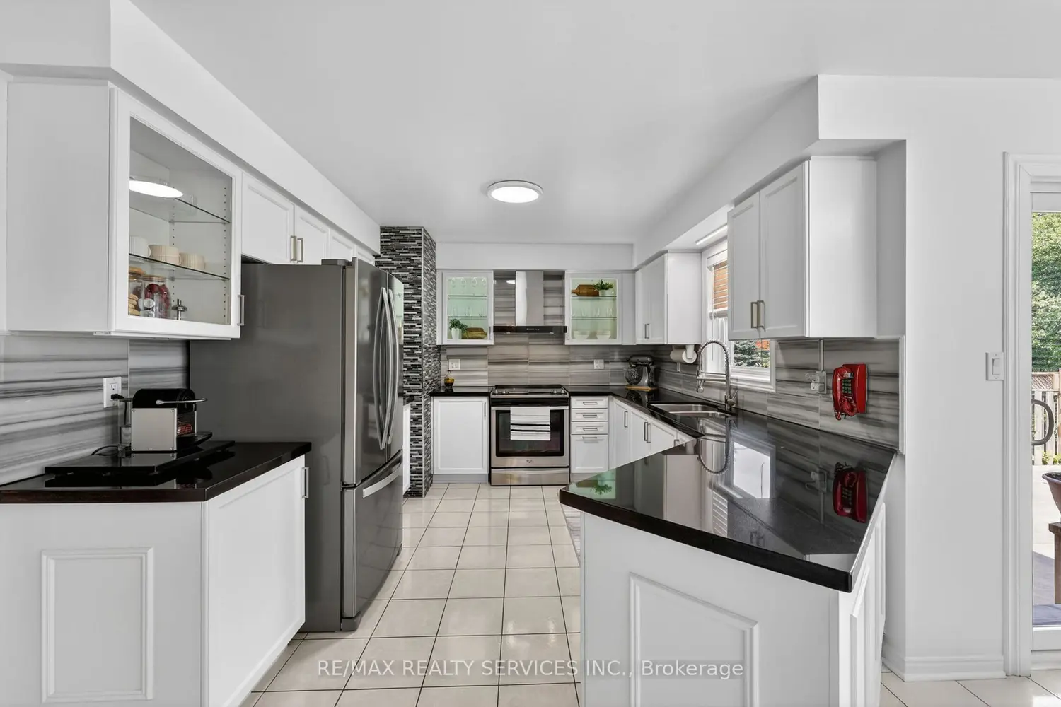 150 Royal Valley Drive photo 4