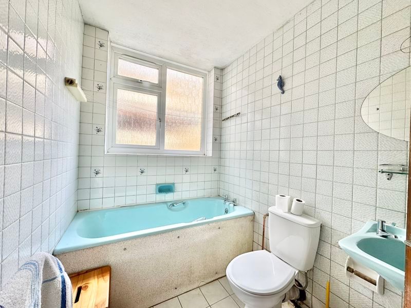 Additional image 8 of 3 bed flat for saleAvenue Road, Epsom KT18