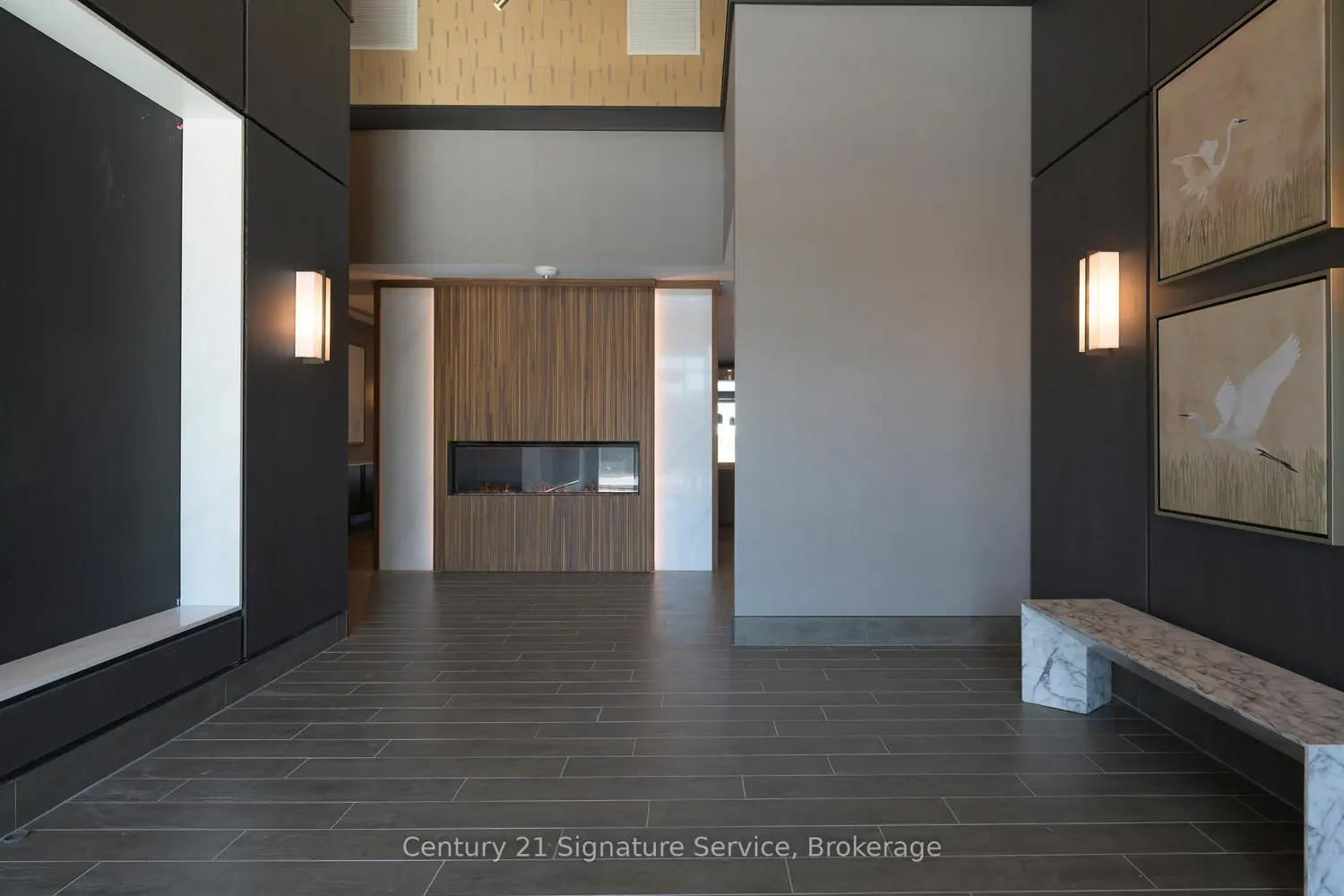 470 Dundas Street 1013 photo 2