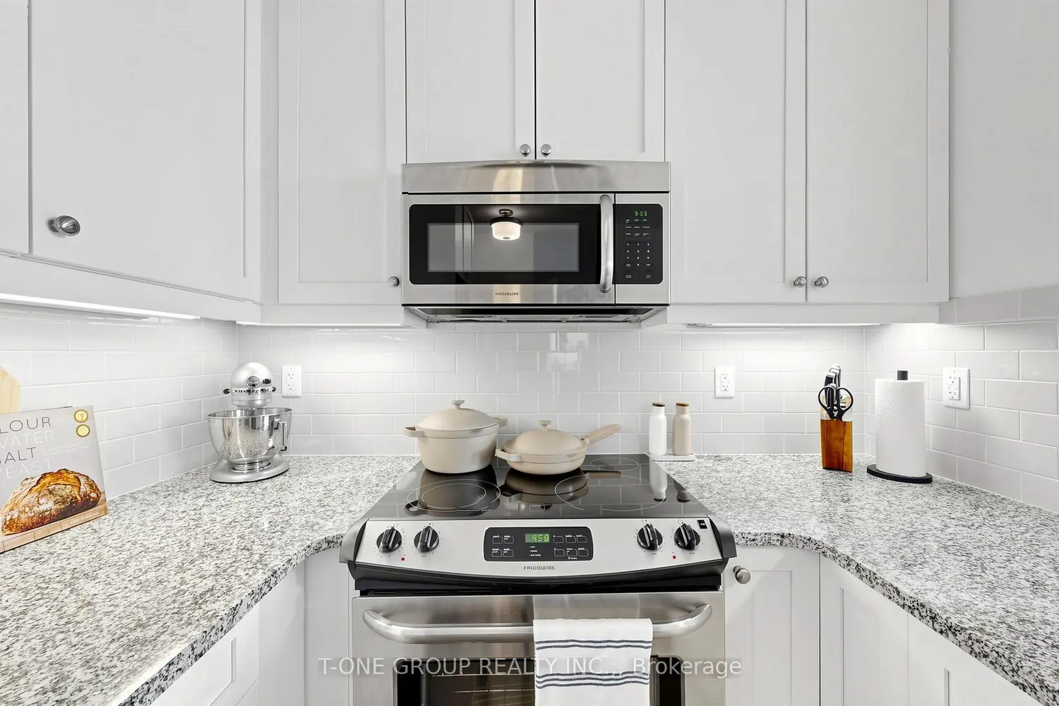 Additional image 3 of 15277 Yonge Street 602A