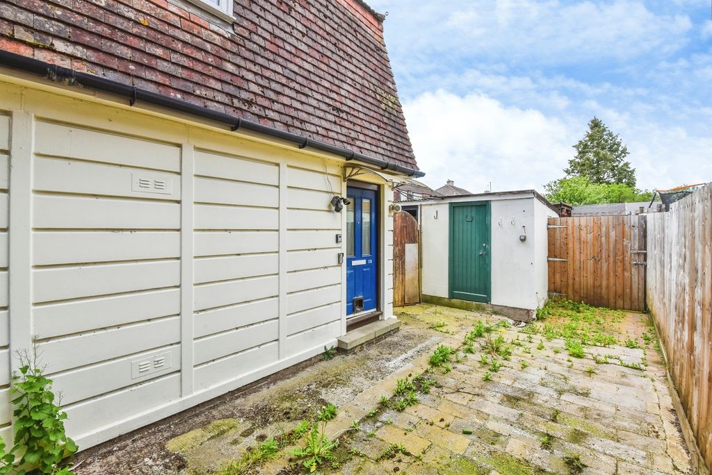 Additional image 4 of 2 bed flat for saleCoronation Road, Frome BA11