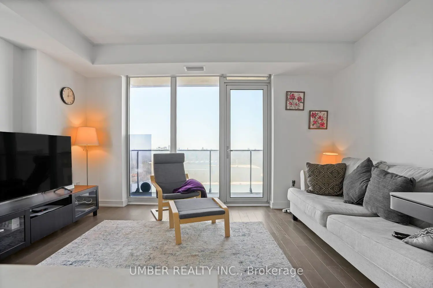111 Champagne Avenue 1601 photo 3