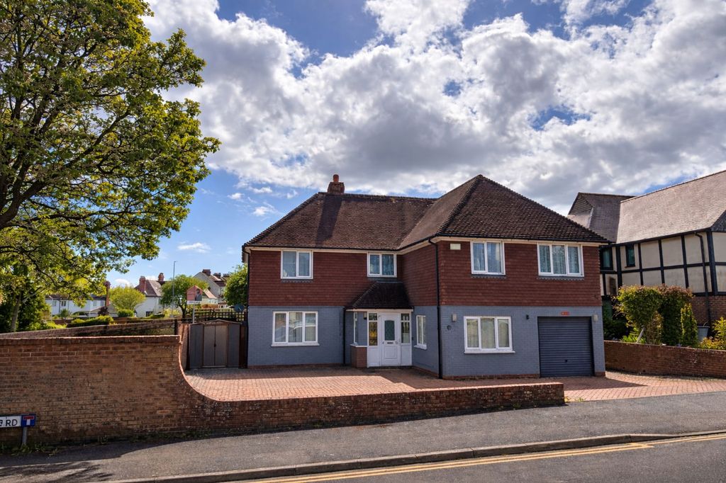 5 bed detached house for saleWellfield Road, Folkestone CT20