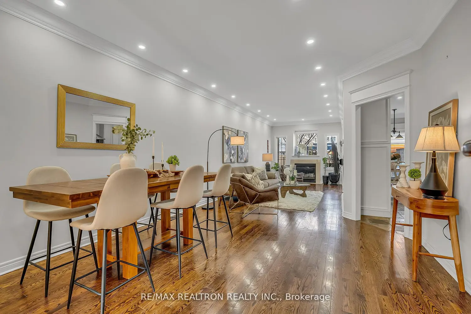 25 Kingsbridge Circle photo 4