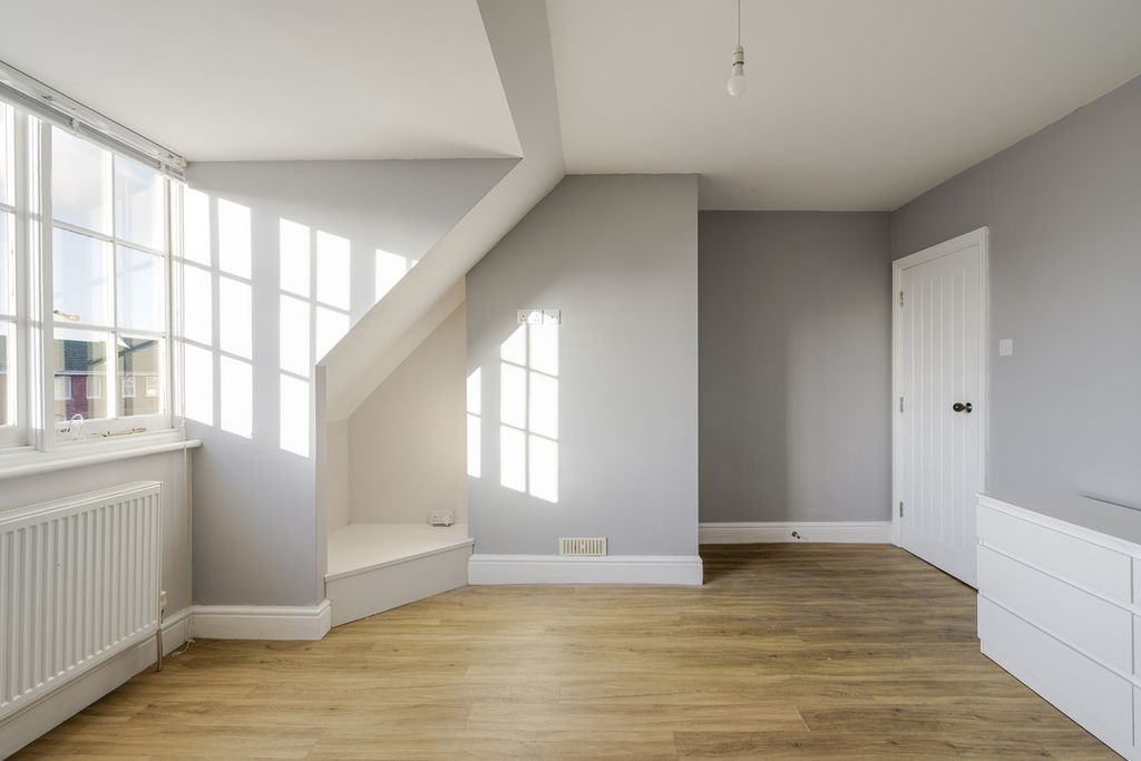 Additional image 7 of 2 bed flat for saleStanley Road, Felixstowe IP11
