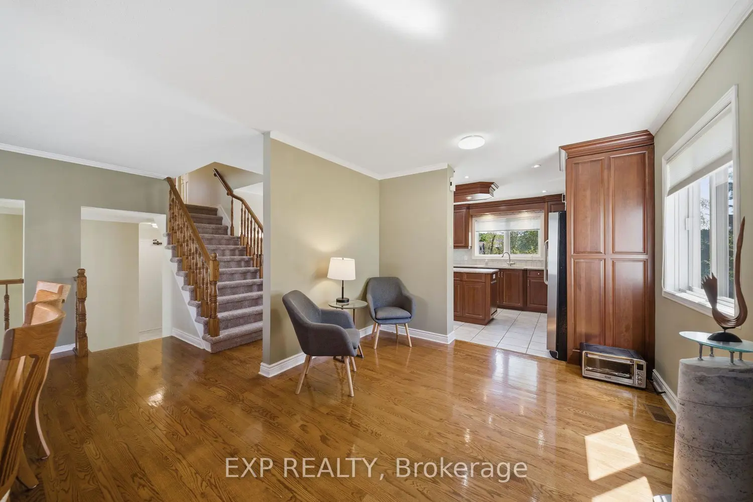2947 Fontaine Place photo 2