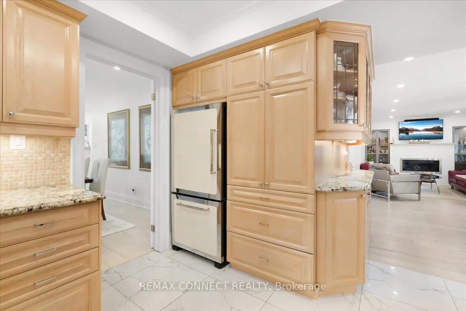2491 Parmeer Drive photo 3