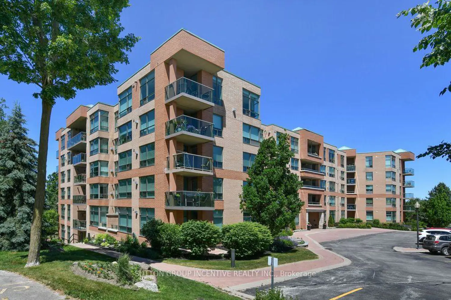 4 Briar Hill Heights 502 photo 2