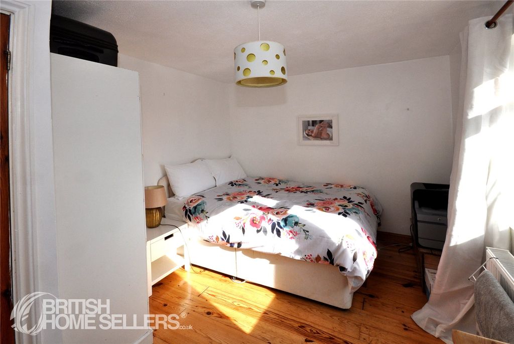 Additional image 14 of 4 bed semi-detached house for saleHind Crescent, Erith DA8