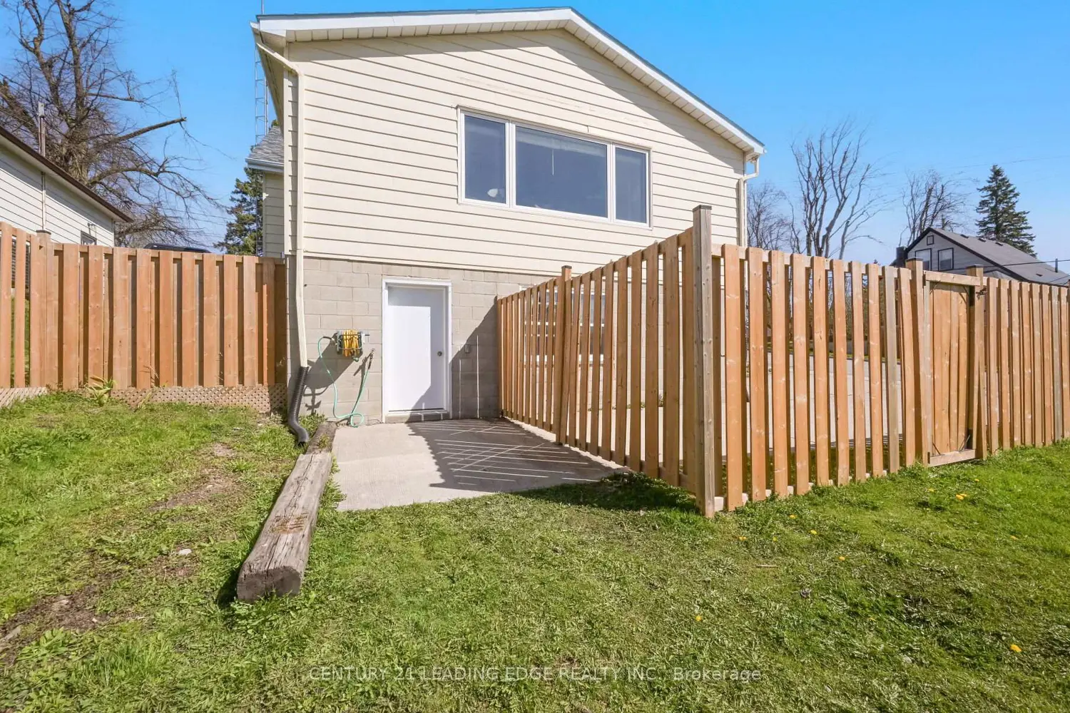 333 Andrew Street photo 3