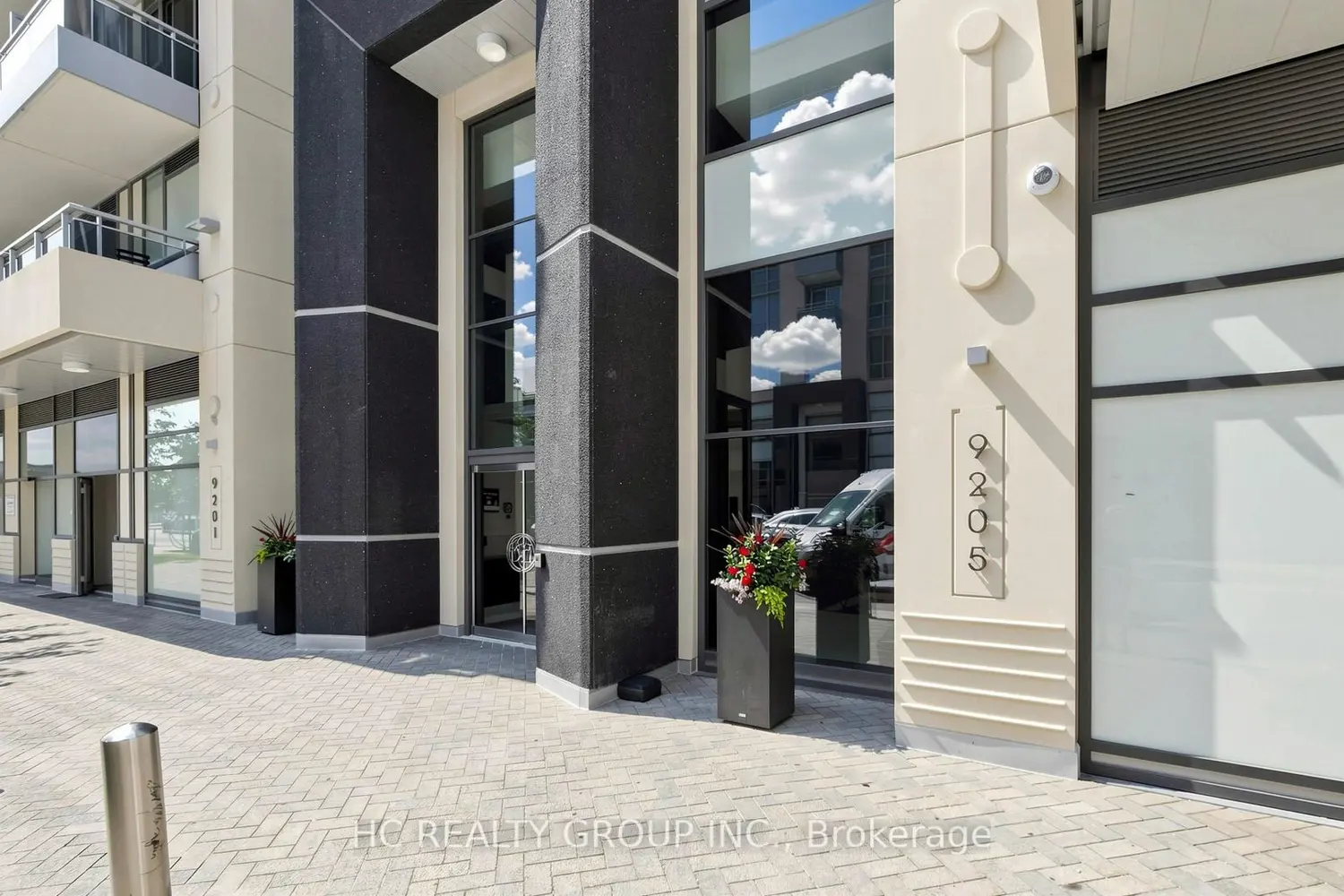 9205 Yonge Street 907