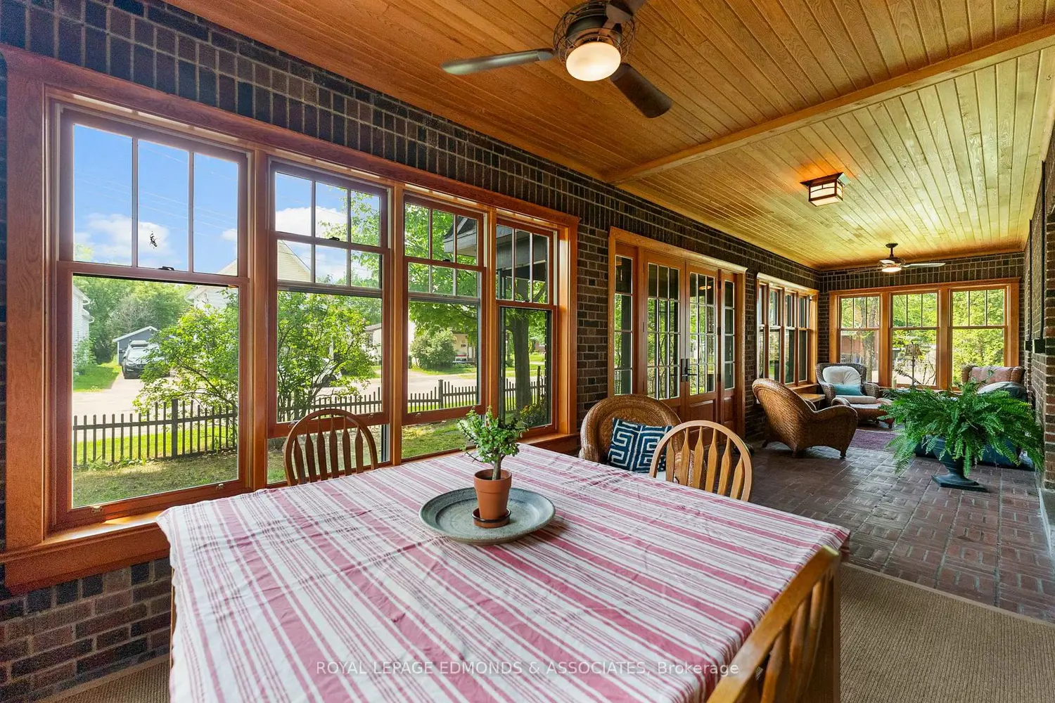 202 Margaret Street photo 5