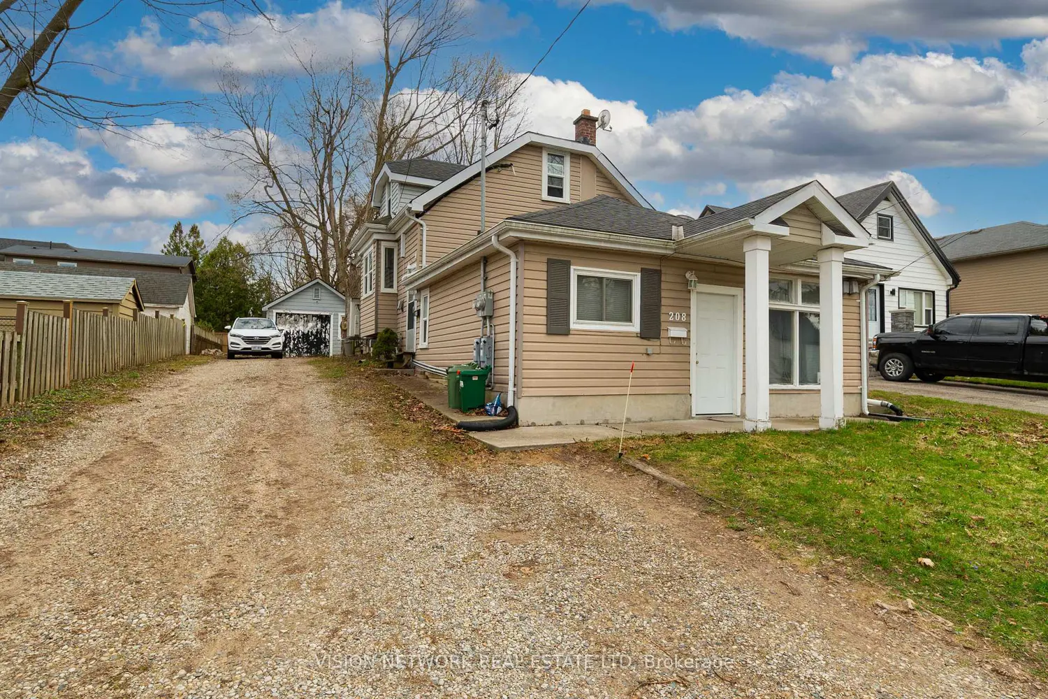 208 Cambridge Street photo 3