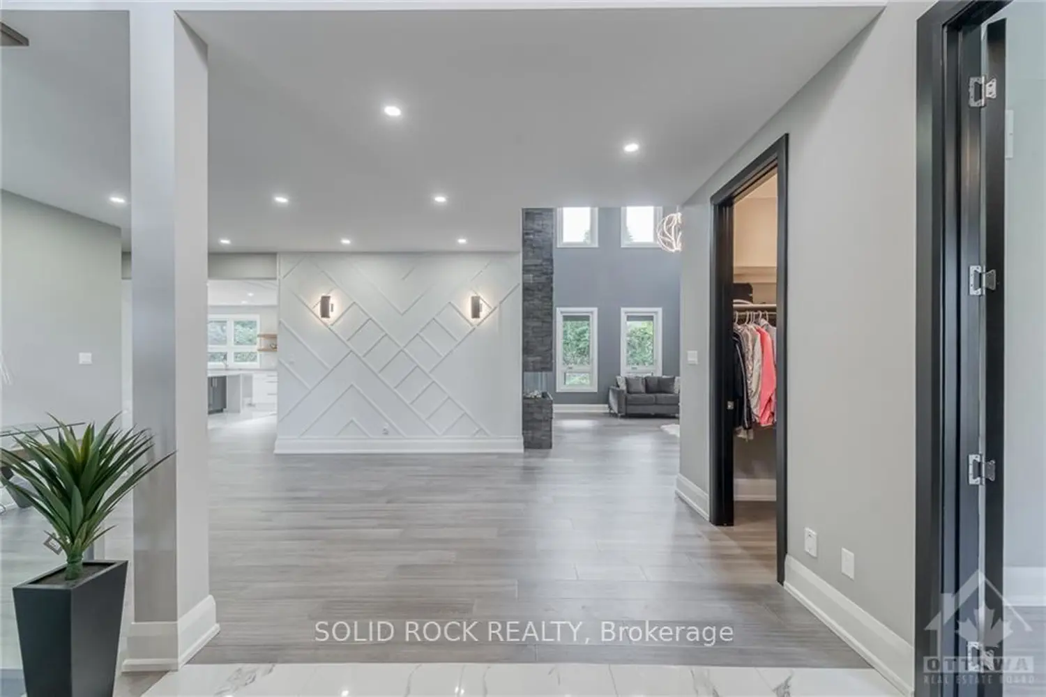 224 Roger Road photo 2