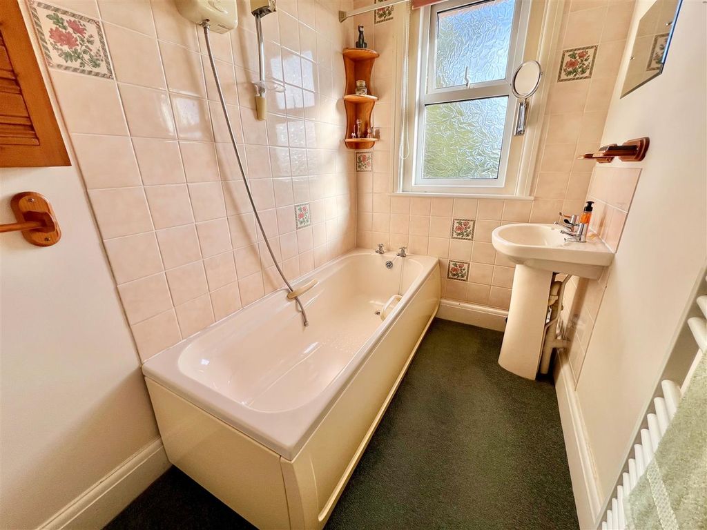 Additional image 15 of 4 bed detached house for saleFreshwater, Isle Of Wight PO40