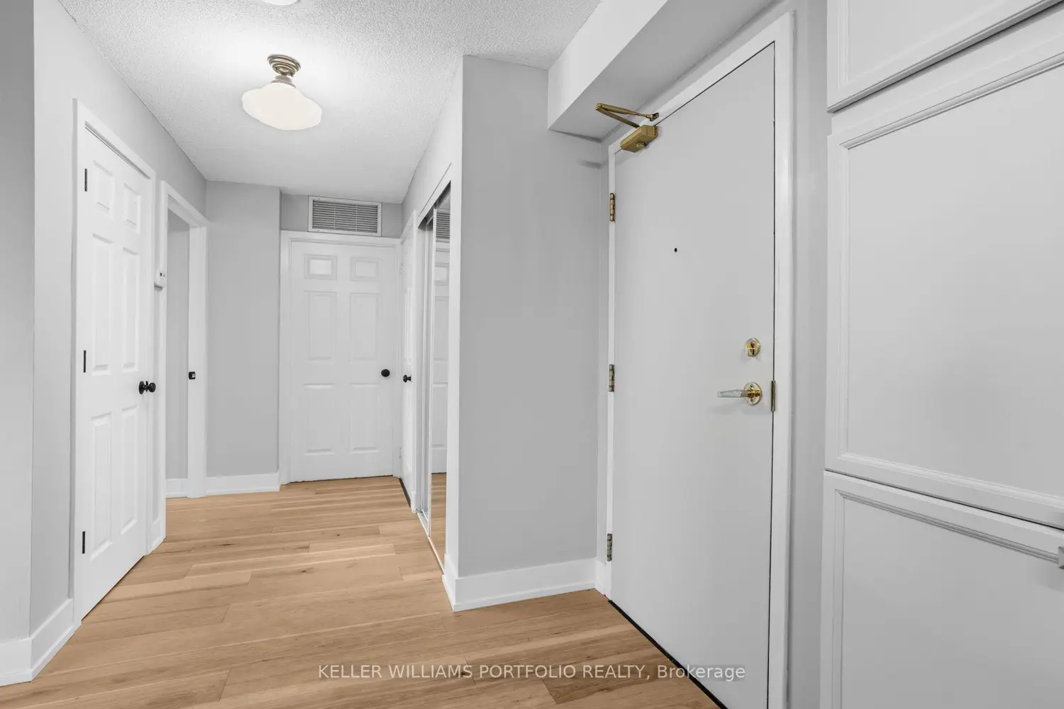 Additional image 6 of 190 Manitoba Street 802