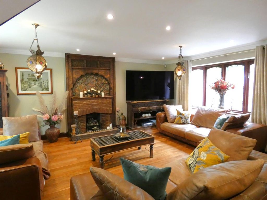 Additional image 2 of 3 bed detached house for saleThe Avenue, Gravesend DA11