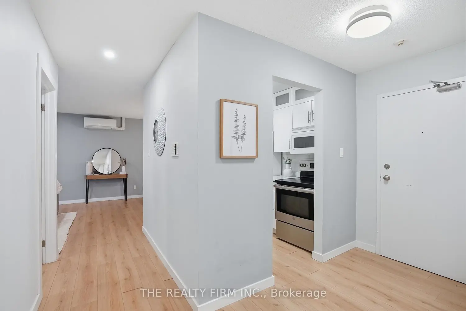 735 Deveron Crescent 310 photo 4